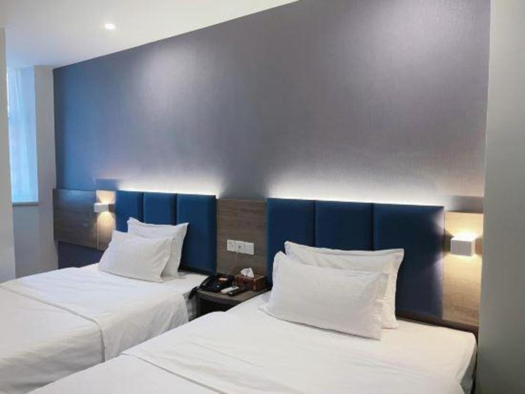 7 Days Inn Luzhou Commercial Pedestrian Street Center Exterior photo